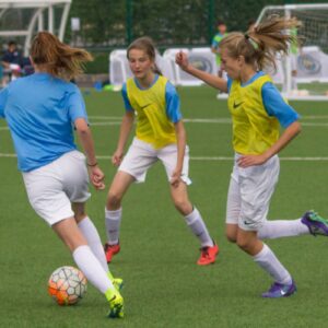 Inmersión en familia (Jugando al fútbol)